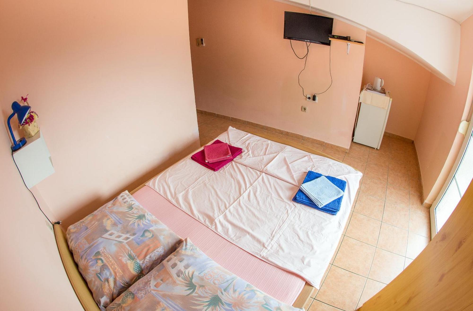 Guest House Almond Becici  Room photo