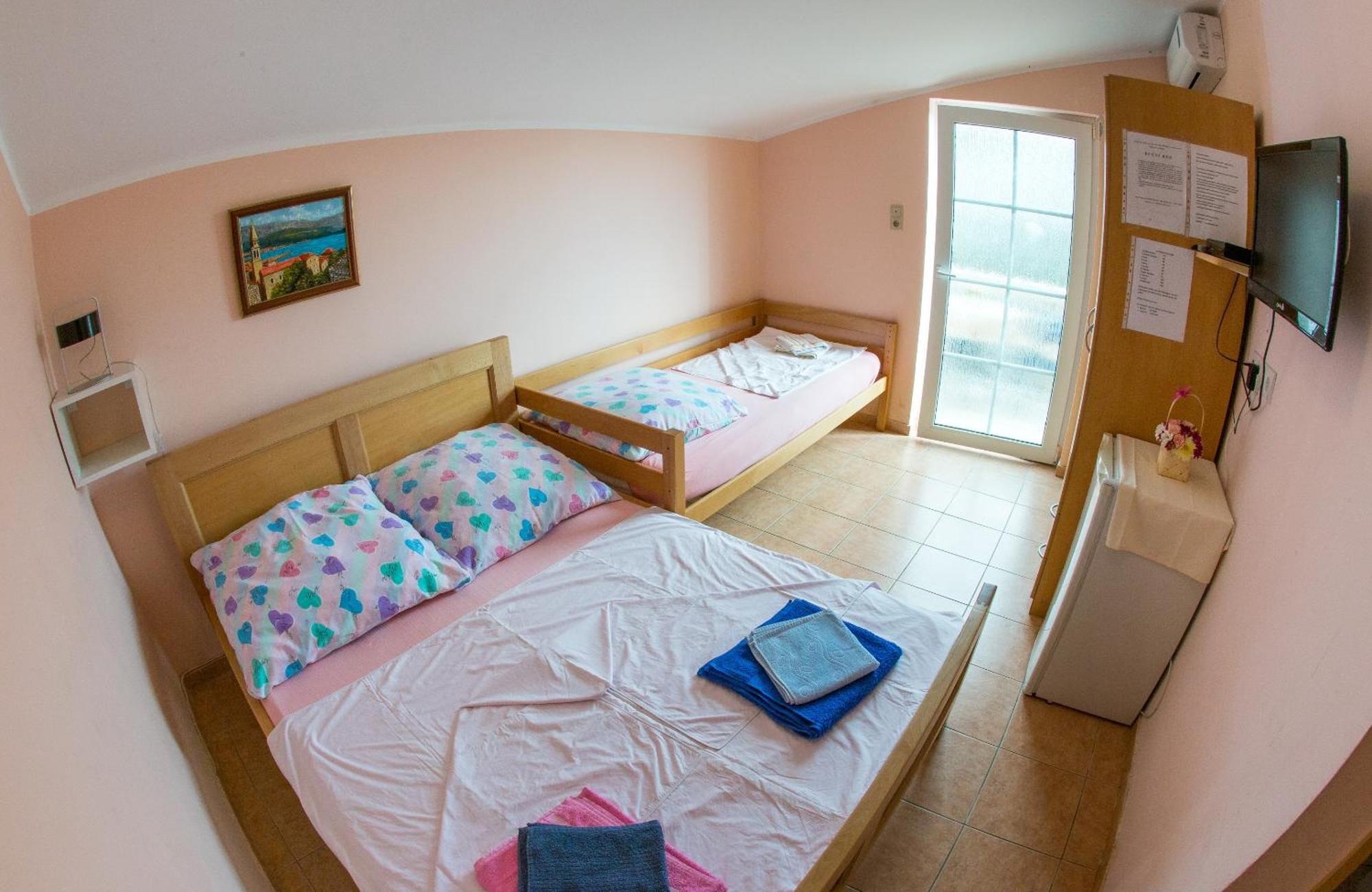 Guest House Almond Becici  Room photo