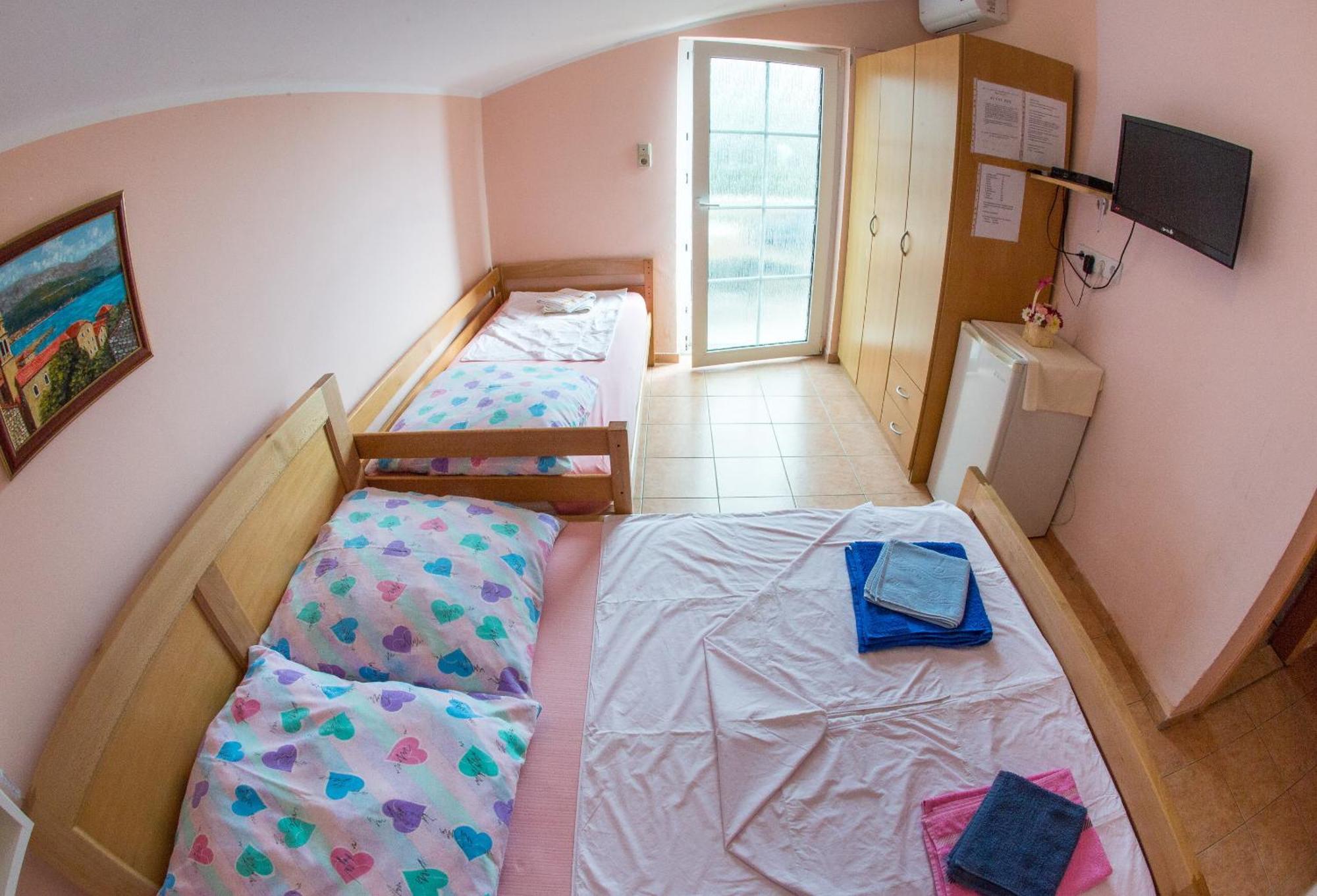 Guest House Almond Becici  Exterior photo