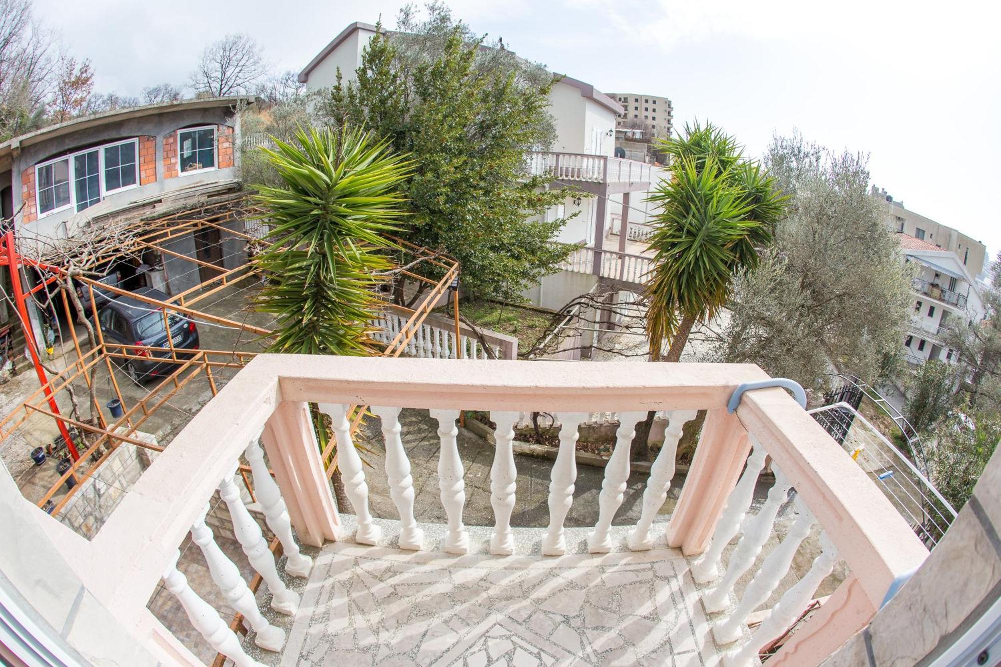 Guest House Almond Becici  Exterior photo