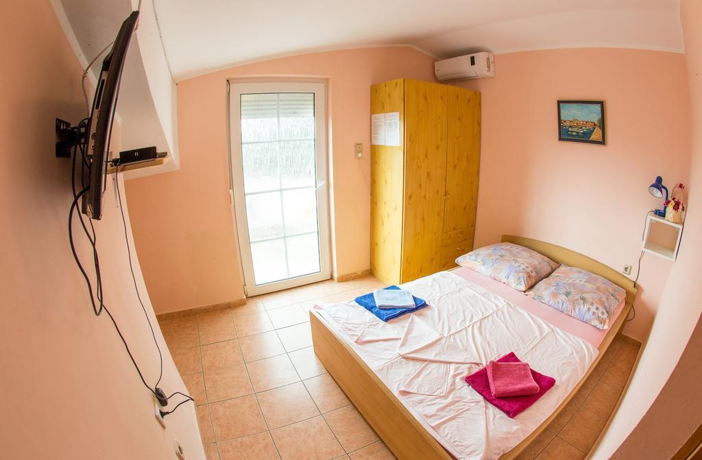 Guest House Almond Becici  Exterior photo