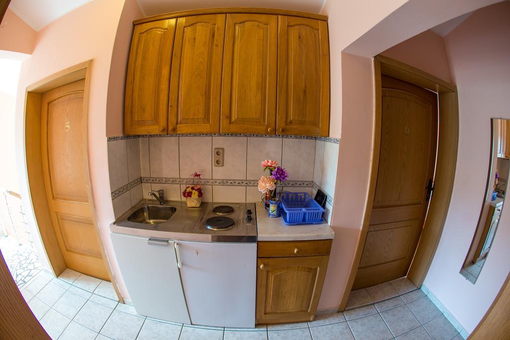 Guest House Almond Becici  Exterior photo