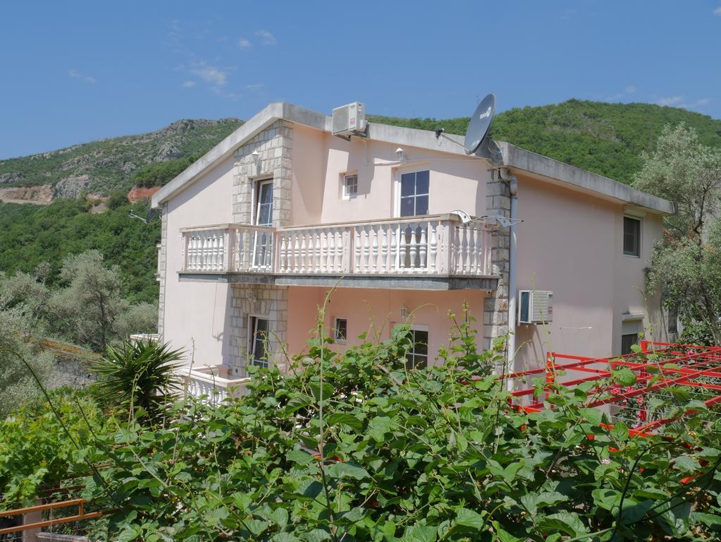 Guest House Almond Becici  Exterior photo